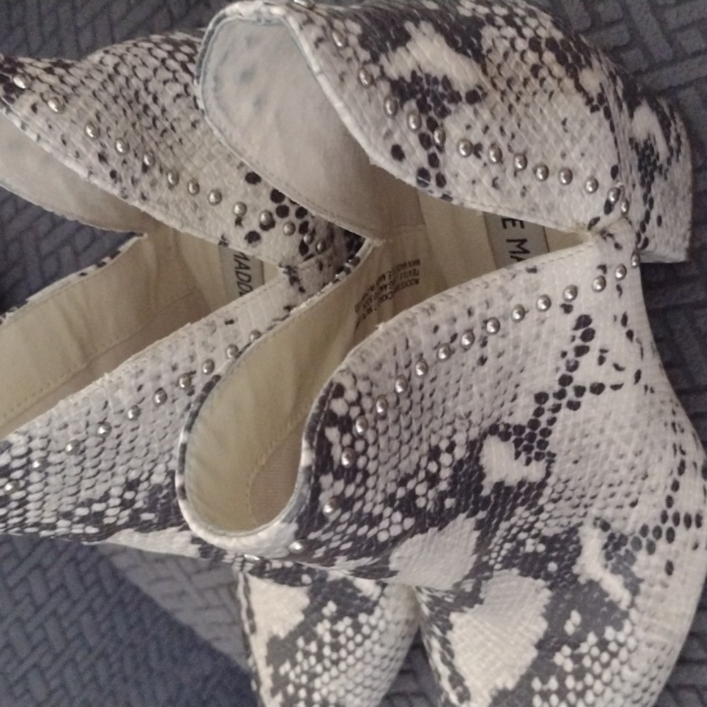 Steve Madden White/Grey Python Booties Size 7.5 - image 2
